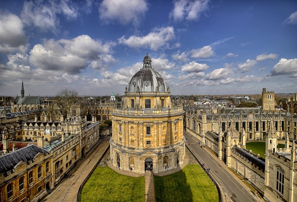 A round romed building in Oxford.