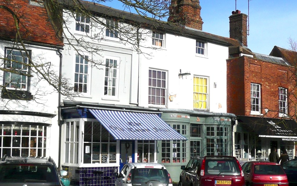 The quintessential market town 25 minutes from London with a famous eccentric&nbsp;attraction